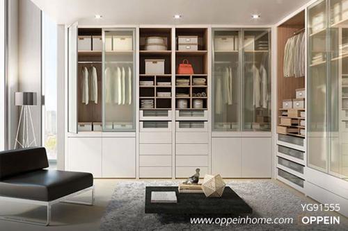 Modern-Beige-Lacquer-Walk-in-Wardrobe-YG91555-1